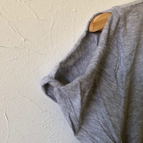 Gap, Basic Grey T-shirt, Medium - Picture 5 of 7